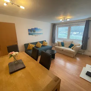  Apartment Spacious Near Heathrow With Allocated Parking United Kingdom